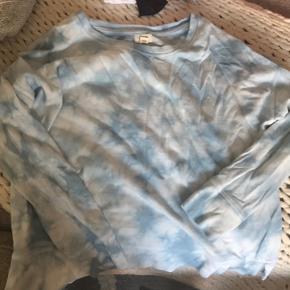 Blue tie dye light sweatshirt